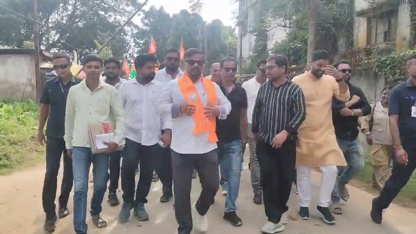 Bwskangni kami committee chongmarini swkang o BJP party ni bwkhaktwi Jirania block ni bisingo tongnai kwbangma kami committee o Candidate wngna bagwi nomination paper yapharkha.