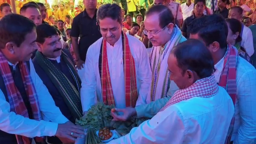 Hasteni juda juda thai ni hai Barjala vidhansabha kendra ni 22 number booth bo koktisalo khulaijakha montri bokhorok Narendra Modi ni luku chajakma Radio panda Maan Ki Baat ni phil rasa thamchinwi episode khunanani tangbutang.